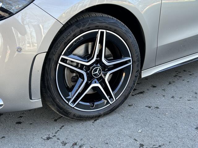 Mercedes-Benz B-KLASSE 250e AMG // Trekhaakl // Caplay // Camera // Sfeerverlichting // Nightpakket