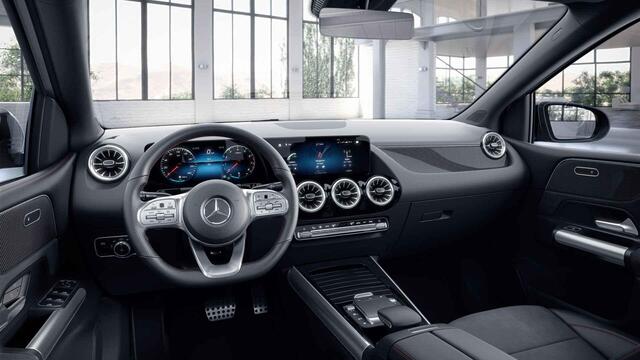 Mercedes-Benz B-KLASSE 180 Business Solution AMG | Night | Widescreen | Trekhaak | Panoramadak | Stoelverwarming |