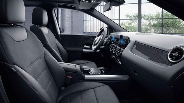 Mercedes-Benz B-KLASSE 180 Advantage | Night | Widescreen | Panoramadak | Trekhaak | Stoelverwarming |