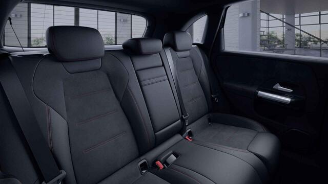 Mercedes-Benz B-KLASSE 200 Business Solution AMG | Trekhaak | Stoelverwarming | Apple Carplay |