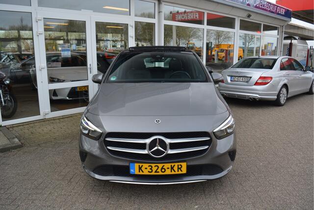 Mercedes-Benz B-KLASSE 180 Advantage ? Pano ? Trekhaak ? Orig. NL ? NAP ?