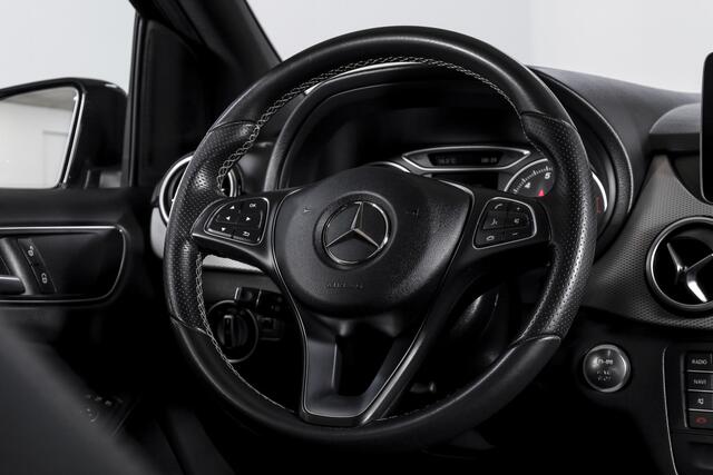 Mercedes-Benz B-KLASSE 180 122 PK Ambition | Cruise | Stoelverwarming | PDC | NAV | Airco | LM 17" |