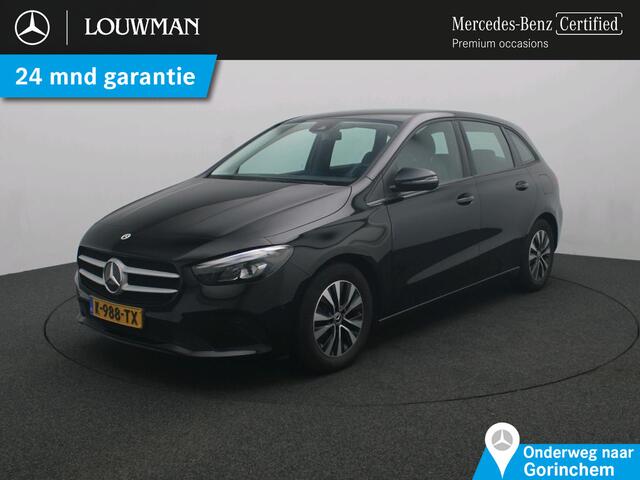 Mercedes-Benz B-KLASSE 180 Business Solution Trekhaak | Ledkoplampen | Stoelverwarming | Licht- en zicht pakket | Parkeerpakket met achteruitrijcamera. Inclusief 24 maanden Mercedes-Benz Certified garantie voor Europa.