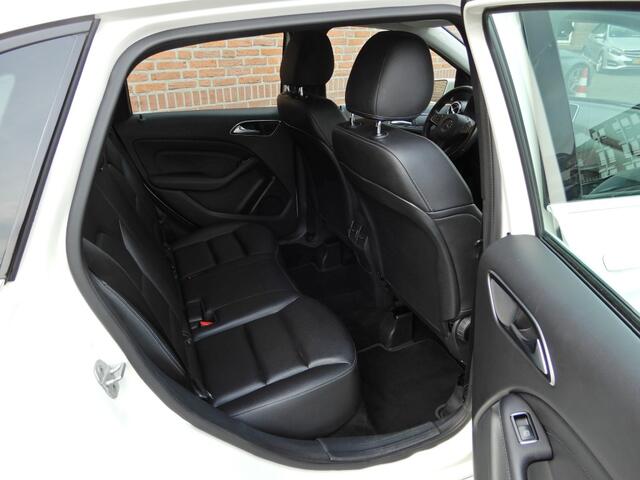 Mercedes-Benz B-KLASSE 180 AMBITION automaat