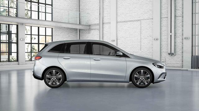 Mercedes-Benz B-KLASSE 180 Luxury Line | Trekhaak | Panoramadak | Widescreen | Stoelverwarming | Achteruitrijcamera |