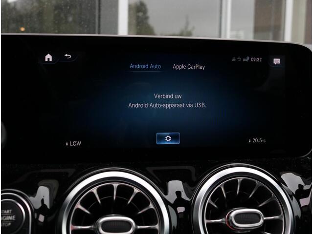 Mercedes-Benz B-KLASSE 180 Premium Plus Panoramadak | Trekhaak | Sfeerverlichting | Apple Carplay