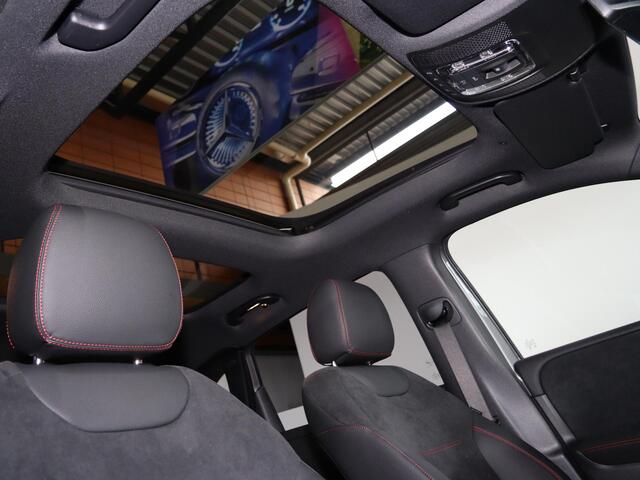 Mercedes-Benz B-KLASSE 250e Business Solution AMG | Panoramaschuifdak | Night | Winter pakket | Trekhaak | Stoelverwarming |