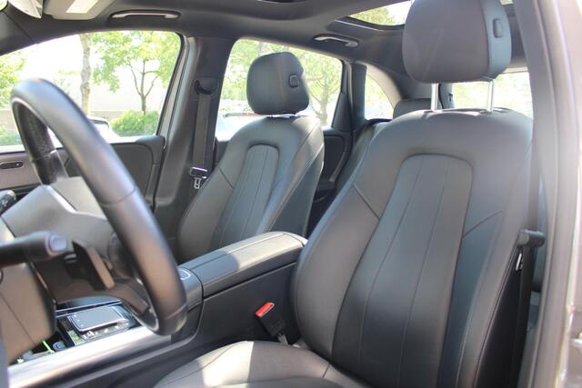 Mercedes-Benz B-KLASSE 250 e Business Solution Luxury Limited | Panoramadak | Sfeerverlichting | Stoelverwarming