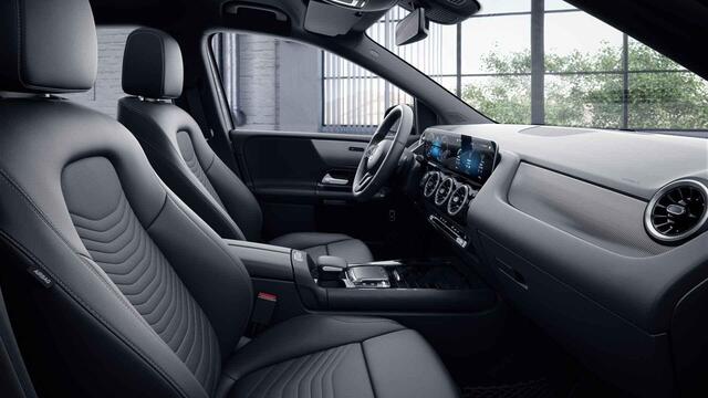 Mercedes-Benz B-KLASSE 180 Business Solution | Trekhaak | Achteruitrijcamera | Stoelverwarming | Widescreen |
