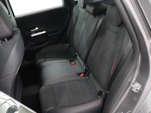 Mercedes-Benz B-KLASSE 180 Star Edition | Trekhaak | Stuurverwarming | Panorama-schuifdak | Memory stoelen