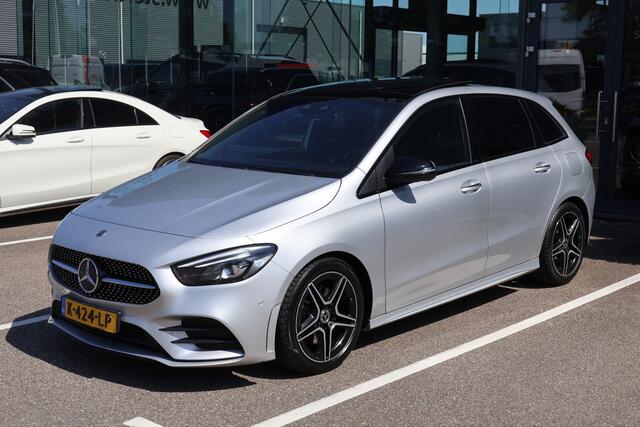 Mercedes-Benz B-KLASSE 220 AMG Line l Panoramadak l Nightpakket l LED High Performance l MBUX l Camera l Smartphone Integratie l Stoelverwarming l PTS l Airconditioning l Elektr. bedienbare Achterklep l