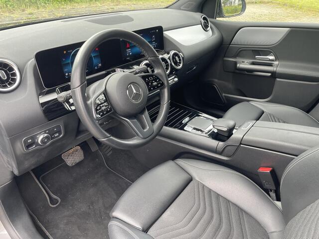Mercedes-Benz B-KLASSE 180 Advantage | Achteruitrijcamera | Half leder | MBUX | Elektrische achterklep |