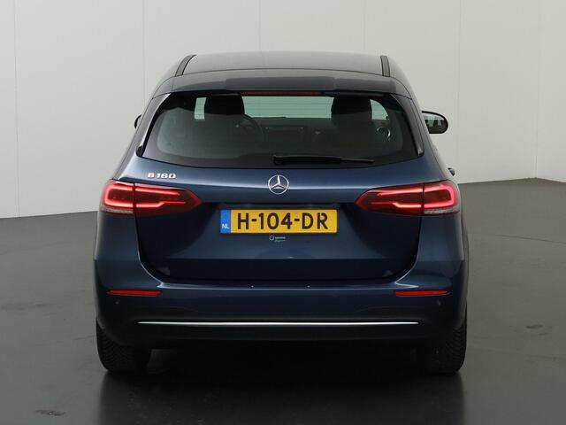 Mercedes-Benz B-KLASSE 180 Business Solution | Achteruitrijcamera | Stoelverwarming | Apple carplay |