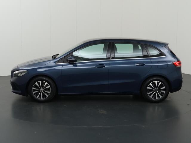Mercedes-Benz B-KLASSE 180 Business Solution | Achteruitrijcamera | Stoelverwarming | Apple carplay |