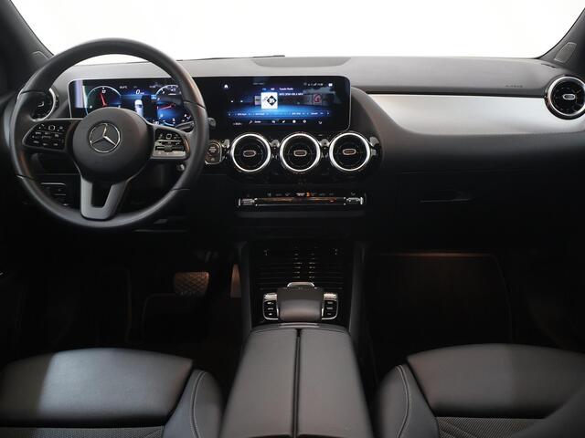 Mercedes-Benz B-KLASSE 180 Business Solution | Achteruitrijcamera | Stoelverwarming | Apple carplay |
