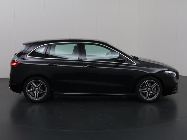 Mercedes-Benz B-KLASSE 180 Star Edition AMG | Panoramadak | Trekhaak | Multibeam LED | Memory | Winterpakket | Keyless |