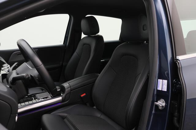 Mercedes-Benz B-KLASSE 220 Launch Edition Premium Sfeerverlichting, Camera, Keyless, Apple Carplay, LED, Stoelverw.