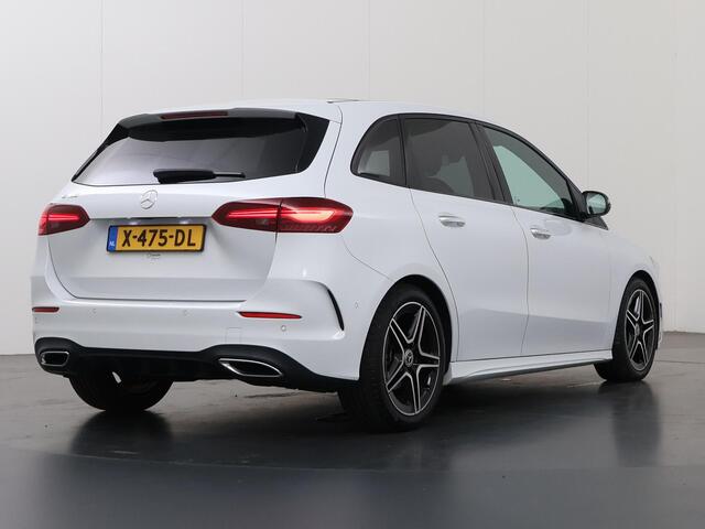 Mercedes-Benz B-KLASSE 180 AMG Line | Panoramadak | Night | Widescreen | Achteruitrijcamera | Stoelverwarming | Sfeerverlichting |