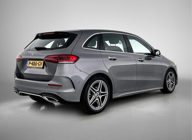 Mercedes-Benz B-KLASSE 180 Business Line | Trekhaak | AMG Line | Led lights | Parkeerpakket met achteruitrijcamera | Keyless-Go. Inclusief 24 maanden Mercedes-Benz Certified garantie voor Europa.