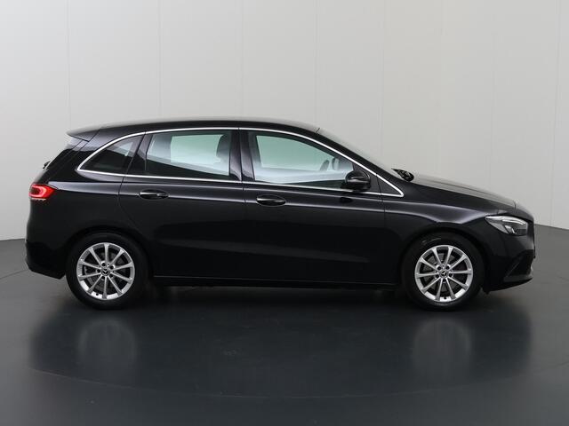 Mercedes-Benz B-KLASSE 220 Launch Edition Premium | Keyless | Premium Sound | Stoelverwarming | Widescreen | Achteruitrijcamer |