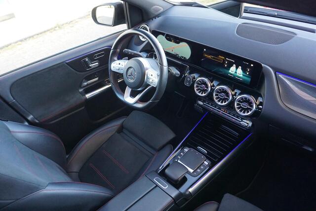 Mercedes-Benz B-KLASSE 200 Business Solution AMG | PANO | massage | trekhaak | sfeer | elct stoelen