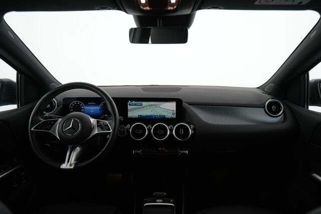 Mercedes-Benz B-KLASSE 250 e Business Plug-In Hybride Ledkoplampen | Parkeerpakket met achteruitrijcamera | Stoelverwarming | Elektrisch inklapbare buitenspiegels. Inclusief 24 maanden Mercedes-Benz Certified garantie voor Europa.