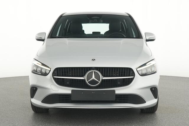 Mercedes-Benz B-KLASSE 250 e Plug-In Hybride Trekhaak | Ledkoplampen | Parkeerpakket met achteruitrijcamera | EASY PACK achterklep | Stoelverwarming. Inclusief 24 maanden Mercedes-Benz Certified garantie voor Europa.