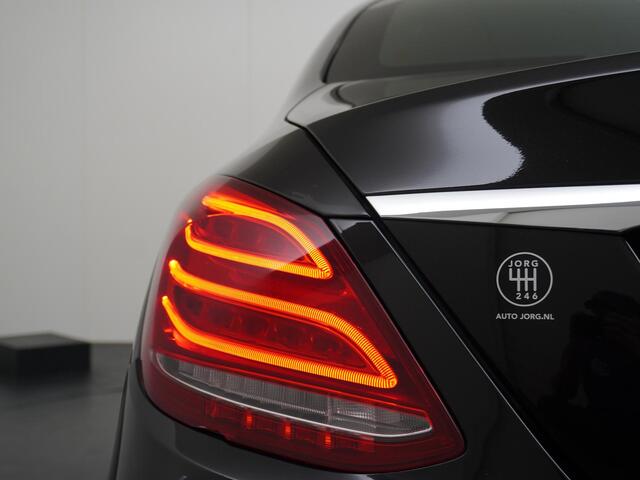 Mercedes-Benz C-KLASSE 180 Sport Edition AMG Styling Leder Burmester Camera Stoelverwarming Automaat