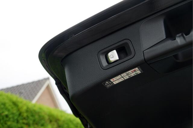 Mercedes-Benz C-KLASSE Estate C 180 Estate AMG Line | Trekhaak 1ste eigenaar Dealeronderhouden