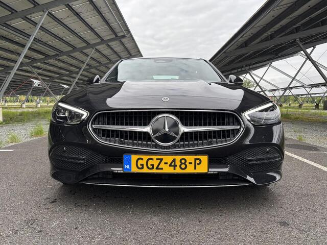 Mercedes-Benz C-KLASSE 180 Luxury Line | Panoramadak | Apple Carplay/Android Auto | Memory stoelen | Sfeerverlichting | Stoelverwarming | Parkeercamera |