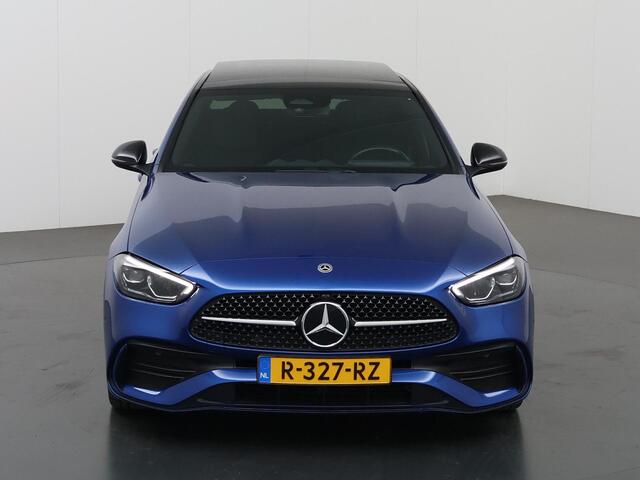 Mercedes-Benz C-KLASSE 200 AMG Line | Night | Panoramadak | Sfeerverlichting | 19" lichtmetalen spaakwielen |
