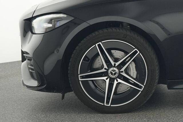 Mercedes-Benz C-KLASSE 300 e AMG Plug-In Hybride AMG line | Night Pakket | Distronic | 360° camera | Digital Licht | Keyless Go. Inclusief 24 maanden Mercedes-Benz Certified garantie voor Europa.