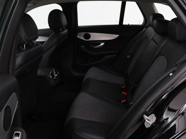 Mercedes-Benz C-KLASSE 180 Avantgarde | Half leder | Adaptief LED | Trekhaak | Navigatie | Climate control | Park Assist | Cruise control | Bluetooth