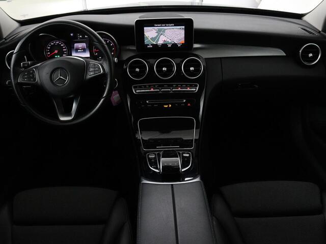 Mercedes-Benz C-KLASSE 180 Avantgarde | Half leder | Adaptief LED | Trekhaak | Navigatie | Climate control | Park Assist | Cruise control | Bluetooth