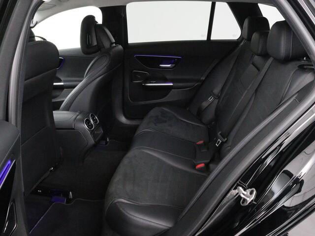 Mercedes-Benz C-KLASSE 300e AMG Night | Adaptive cruise | Stoelverwarming | Trekhaak | Carplay | Camera | Sfeerverlichting | Full LED