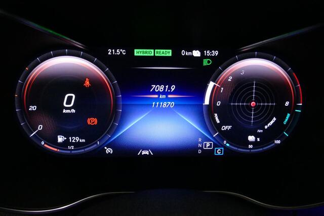 Mercedes-Benz C-KLASSE 300 e AMG Line / C63S AMG Diffuser / Panamericana Grill / Panoramadak / Elektr. verstelbare voorstoelen (deels) / Ambienteverlichting / Apple Carplay - Android Auto / Stoelverwarming / Dodehoekassistent / Achteruitrijcamera / Nightpakket / Navigatie / Dig