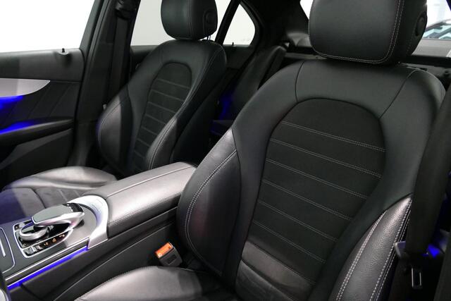 Mercedes-Benz C-KLASSE 300 e AMG Line / C63S AMG Diffuser / Panamericana Grill / Panoramadak / Elektr. verstelbare voorstoelen (deels) / Ambienteverlichting / Apple Carplay - Android Auto / Stoelverwarming / Dodehoekassistent / Achteruitrijcamera / Nightpakket / Navigatie / Dig