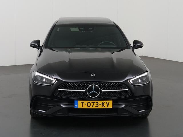 Mercedes-Benz C-KLASSE 300 e AMG Line | Night | Panoramadak | Massagestoelen | Digital Light | Burmester | Memory | Sfeerverlichting |
