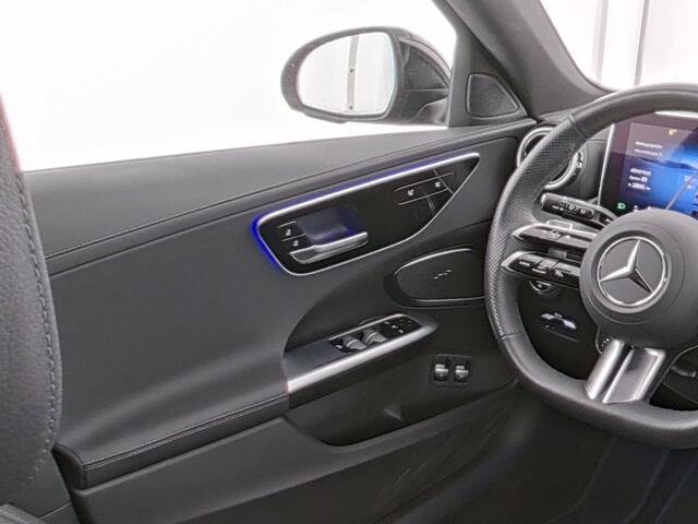 Mercedes-Benz C-KLASSE Estate 300 e AMG Plug-In Hybride AMG Line | Night Pakket | Trekhaak | Panorama Schuif-Kanteldak. Inclusief 24 maanden MB Certified garantie voor Europa.