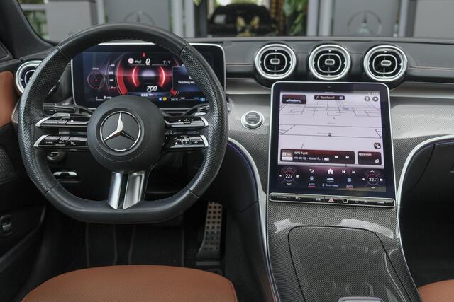Mercedes-Benz C-KLASSE C300 AMG 258pk Panoramadak Digital light Stoelventilatie Head-up 19" LMV Memory Night pakket