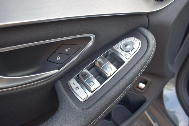 Mercedes-Benz C-KLASSE 180 Sport Edition Upgrade Navi Opendak Airco Km 86.500!!