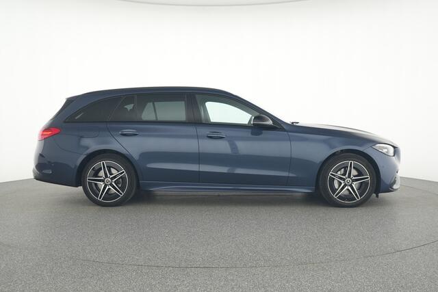 Mercedes-Benz C-KLASSE Estate 300 e AMG Nightpakket Plug-In Hybride | Panoramadak | Trekhaak | Memory | Dode Hoek Ass | Parkeerpakket met Camera | Car PLay | Inclusief 24 maanden Mercedes-Benz Certified garantie voor Europa.