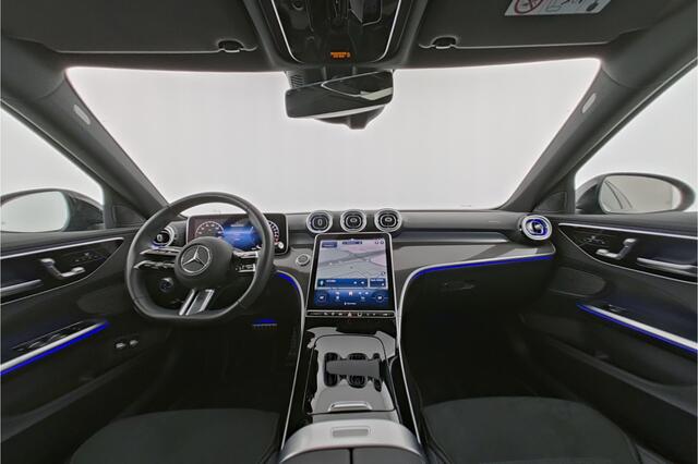 Mercedes-Benz C-KLASSE Estate 300 e AMG Nightpakket Plug-In Hybride | Panoramadak | Trekhaak | Memory | Dode Hoek Ass | Parkeerpakket met Camera | Car PLay | Inclusief 24 maanden Mercedes-Benz Certified garantie voor Europa.