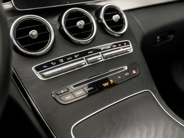 Mercedes-Benz C-KLASSE 180 AMG Sport 157Pk Automaat (PANORAMADAK, GROOT NAVI, 360 CAMERA, STOELVERWARMING, ELEK SPORTSTOELEN, LEDER, SFEERVERLICHTING, CRUISE, NIEUWE APK, NIEUWSTAAT)