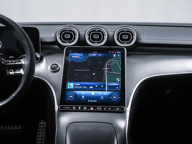 Mercedes-Benz C-KLASSE Estate 300 e AMG Plug-In Hybride AMG line | Night Pakket | Trekhaak | Panorama Schuif-Kanteldak | Distronic | Multi Beam Koplampen | AC en DC Laden. Inclusief 24 maanden MB Certified garantie voor Europa.