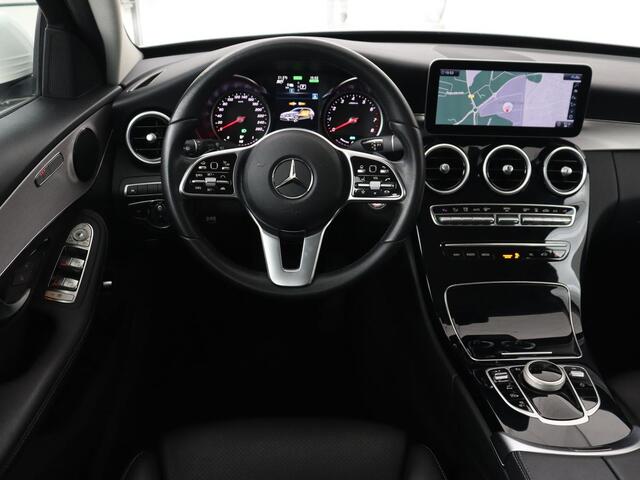 Mercedes-Benz C-KLASSE 300e Avantgarde | Trekhaak | Adaptive cruise | Leder | Stoelverwarming | Carplay | Park Assist