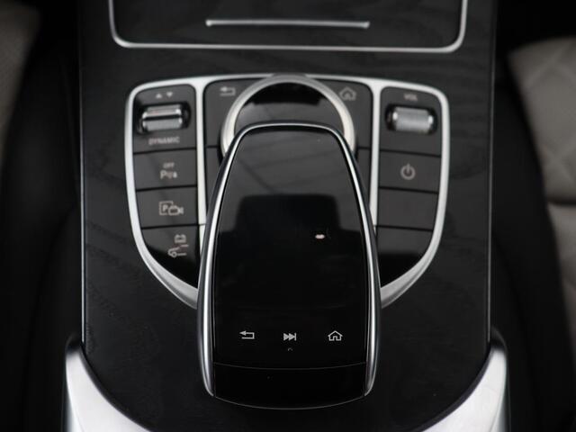 Mercedes-Benz C-KLASSE 300e Avantgarde | Panoramadak | Leder Exclusief | Burmester Surround | Stoelverwarming | Camera | Carplay | Dodehoek detectie | Navigatie | Full LED