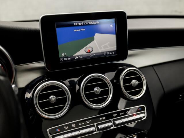 Mercedes-Benz C-KLASSE 180 AMG Sport 157Pk Automaat (DUBBEL PANORAMADAK, NAVIGATIE, LEDER, BURMESTER, ELEK SPORTSTOELEN, ZWART HEMEL, CAMERA, DODEHOEK ASSISTENT, NIEUWE APK, NIEUWSTAAT)