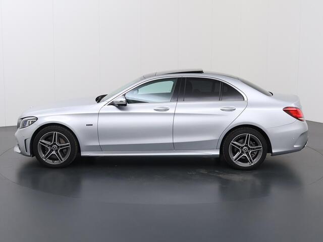 Mercedes-Benz C-KLASSE 300 e Premium Plus Pack | AMG | Panoramadak | Burmester | Multibeam | Widescreen | 360 graden camera | Sfeerverlichting |