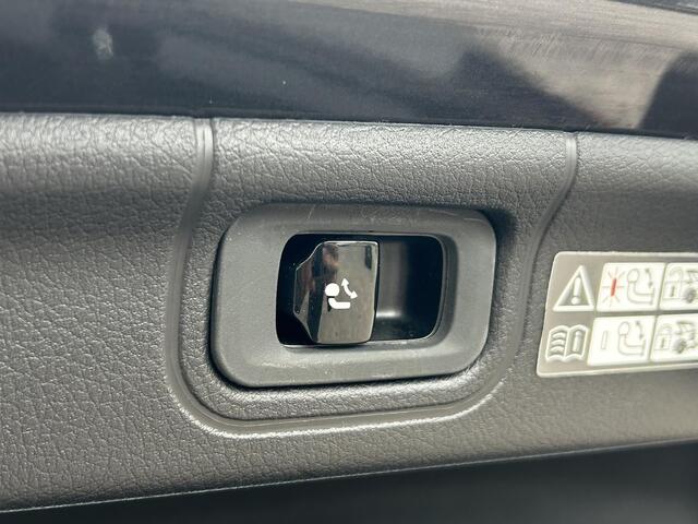 Mercedes-Benz C-KLASSE 300 e Luxury Line | Panoramadak | Trekhaak | Stoelverwarming